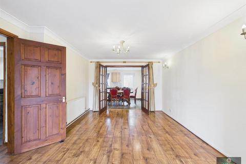 3 bedroom house to rent, Crabbet Road, Crawley RH10