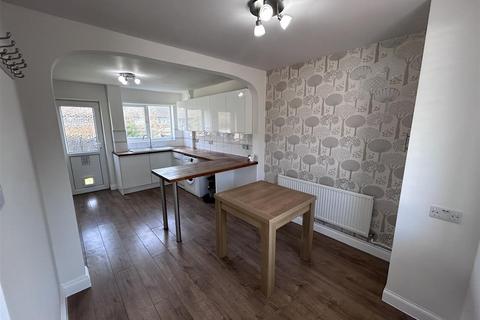 3 bedroom terraced house to rent, Wigram Way, Stevenage, SG2