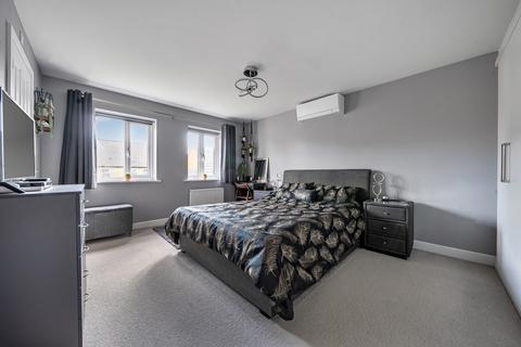4 bedroom detached house for sale, Blush Crescent, Carterton, Oxfordshire, OX18