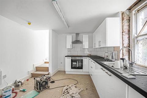 undefined, Fore Street, St. Columb TR9