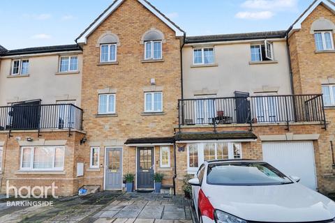 4 bedroom townhouse for sale, Genas Close, Barkingside