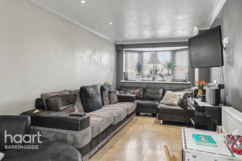 4 bedroom townhouse for sale, Genas Close, Barkingside