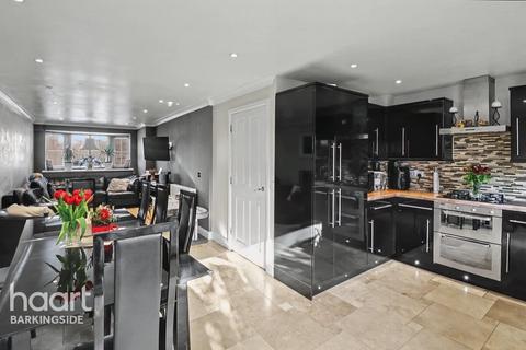 undefined, Genas Close, Barkingside