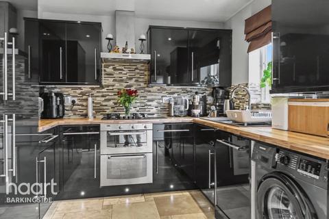 undefined, Genas Close, Barkingside