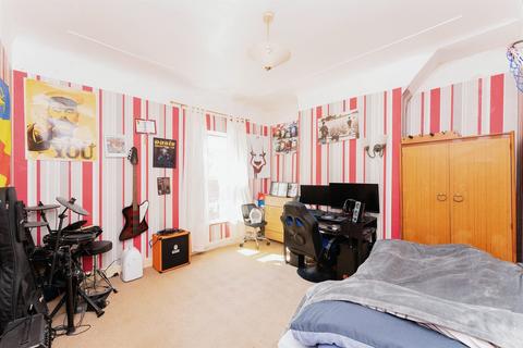4 bedroom terraced house for sale, Grosvenor Road, Wallasey