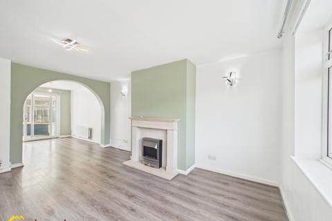 3 bedroom semi-detached house to rent, Kingsway, Banbury OX16