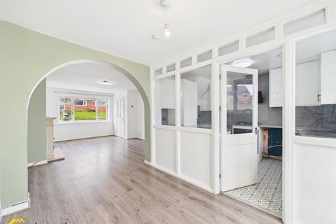 3 bedroom semi-detached house to rent, Kingsway, Banbury OX16