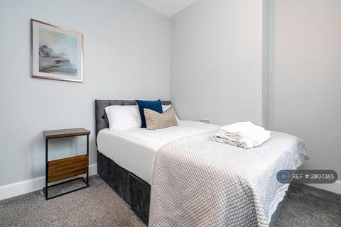 2 bedroom flat to rent, Duckett Road, London, N4