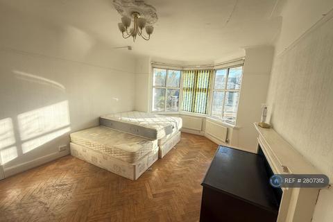 1 bedroom detached house to rent, Broadlands Avenue, London, SW16