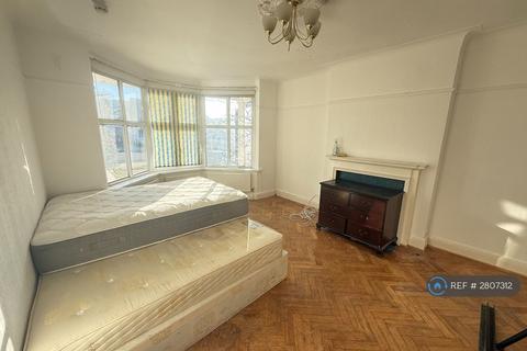 1 bedroom detached house to rent, Broadlands Avenue, London, SW16