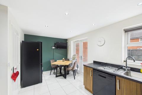 3 bedroom end of terrace house for sale, Ravensbury Park, Kingswood, Hull, East Riding of Yorkshire, HU7 3FR