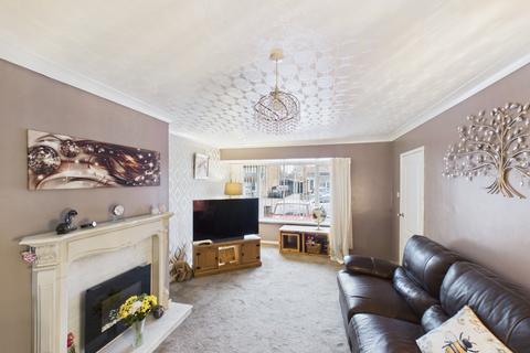3 bedroom terraced house for sale, Sutton House Road, Hull, HU8 0NJ