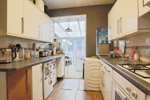 3 bedroom semi-detached house for sale, Hopkins Street, Hull, HU9 5XU
