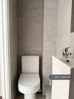 Studio to rent, Coburg Crescent, London, SW2