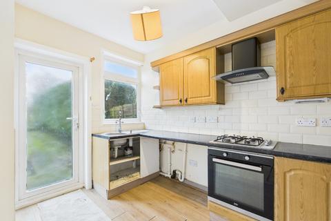 3 bedroom terraced house for sale, Sutherland Avenue, Hull, HU6 7UG