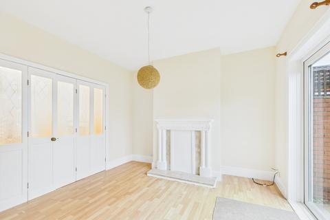 3 bedroom terraced house for sale, Sutherland Avenue, Hull, HU6 7UG