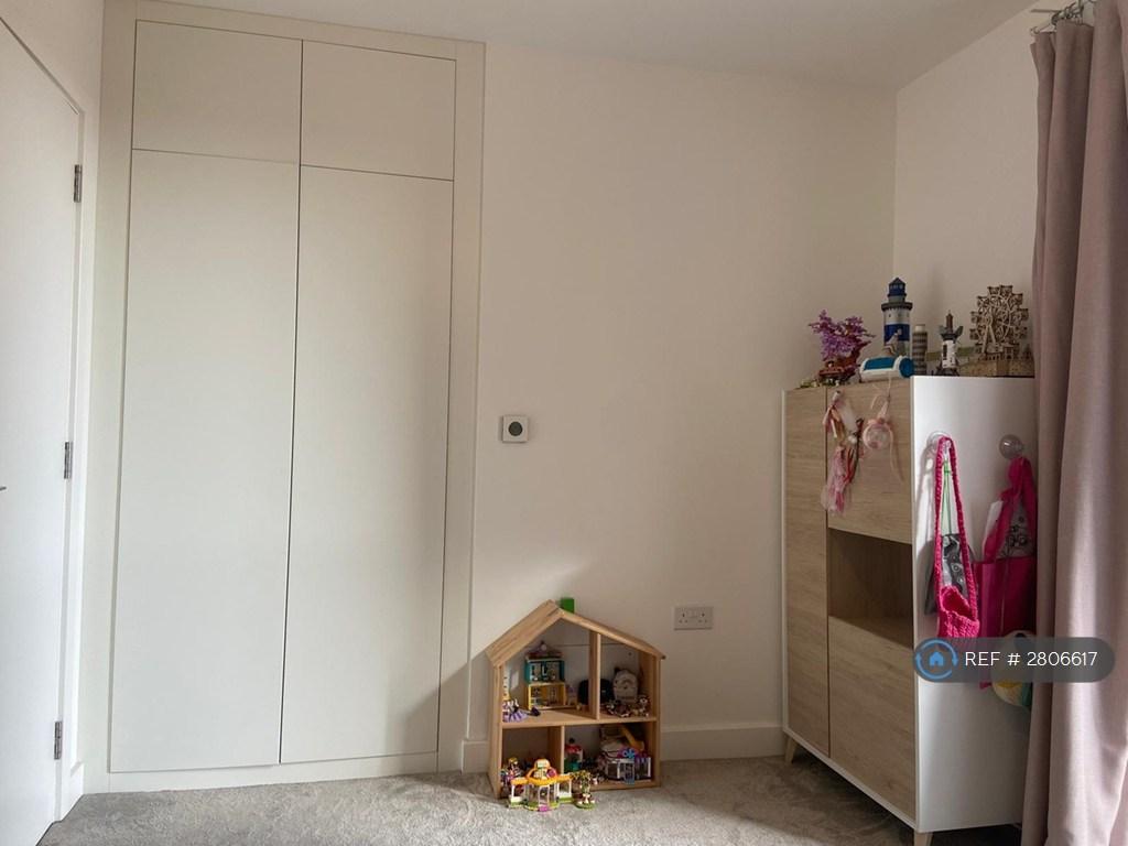 Second Bedroom. Build In Wardrobe And Cupboard