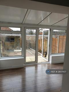 3 bedroom terraced house to rent, Grange Road, Guildford, GU2