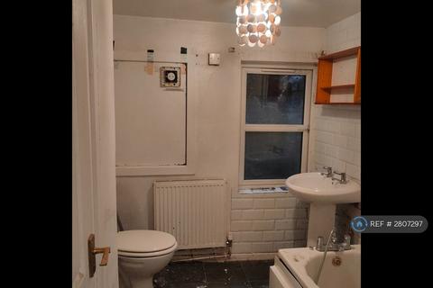 2 bedroom terraced house to rent, Manchester Road, Linthwaite, Huddersfield, HD7