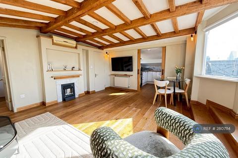 1 bedroom penthouse to rent, Danbury St, London, N1