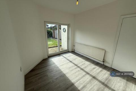 3 bedroom semi-detached house to rent, Calder Avenue, Manchester, M22