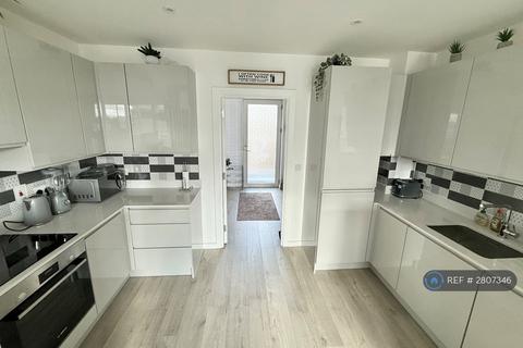 3 bedroom penthouse to rent, Cargo House, London, E16