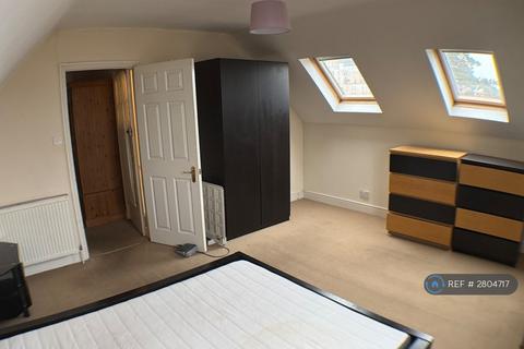 2 bedroom flat to rent, Park Road, Watford, WD17