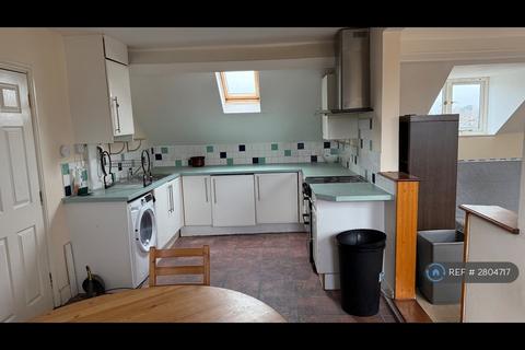 2 bedroom flat to rent, Park Road, Watford, WD17