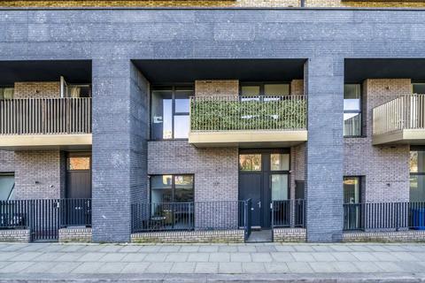 Corbet Gardens, London W3
