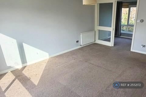 2 bedroom maisonette to rent, Broadlands Court, Bracknell, RG42
