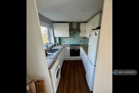 2 bedroom maisonette to rent, Broadlands Court, Bracknell, RG42