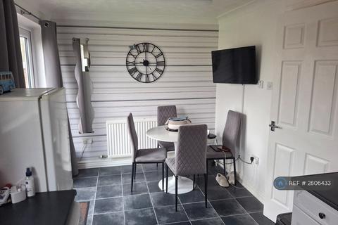 undefined, Trem Elwy, Rhyl, LL18
