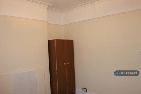undefined, Gladstone Avenue, London, N22