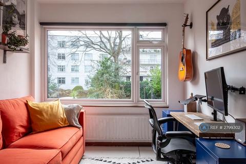 3 bedroom terraced house to rent, Grassmount, London, SE23