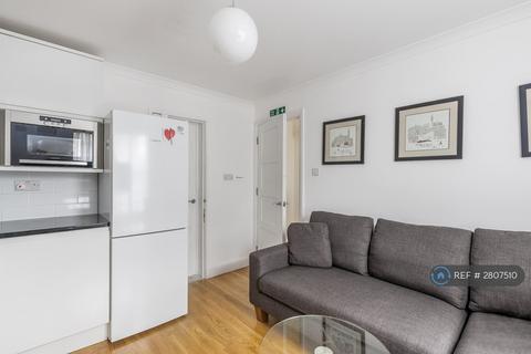 undefined, Commercial Road, London, E14