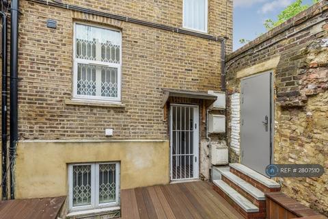 undefined, Commercial Road, London, E14
