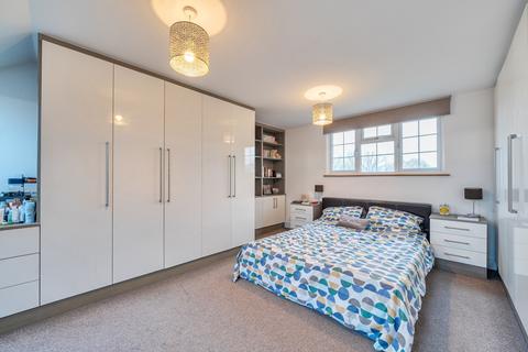 4 bedroom semi-detached house for sale, Cambridge Road, Harrow