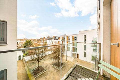 1 bedroom flat for sale, Highbury Stadium Square, London N5