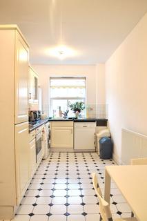 3 bedroom apartment to rent, Leathermarket Court, London,SE1