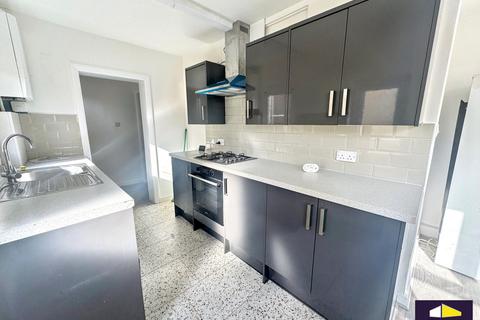 2 bedroom flat to rent, Sandfield Road, Thornton Heath, CR7