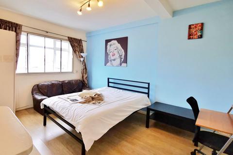 3 bedroom flat to rent, West Kensington Court, Edith Villas, London, Greater London, W14
