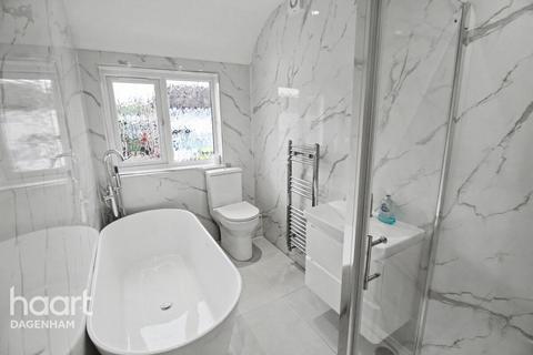 2 bedroom end of terrace house to rent, Beam Avenue, Dagenham