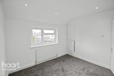 2 bedroom end of terrace house to rent, Beam Avenue, Dagenham