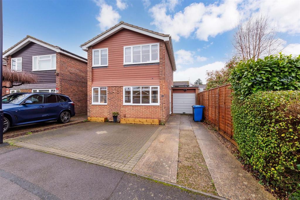 10 Purssell Close-4.jpg