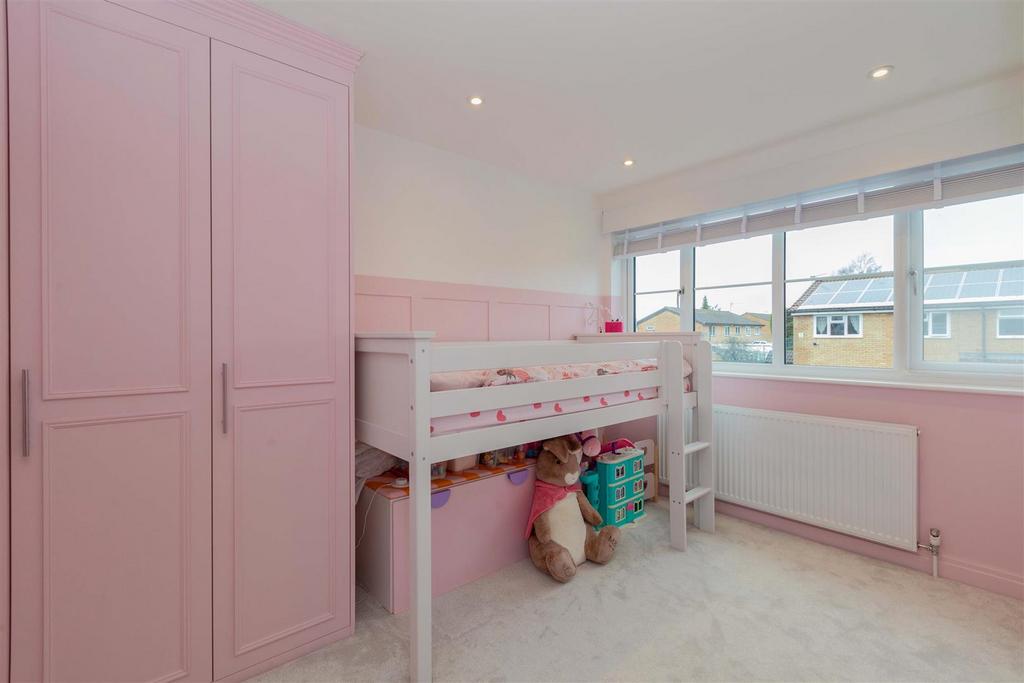 10 Purssell Close-15.jpg