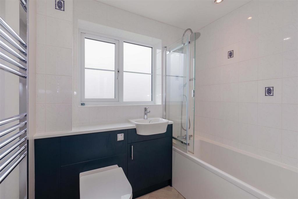 10 Purssell Close-18.jpg