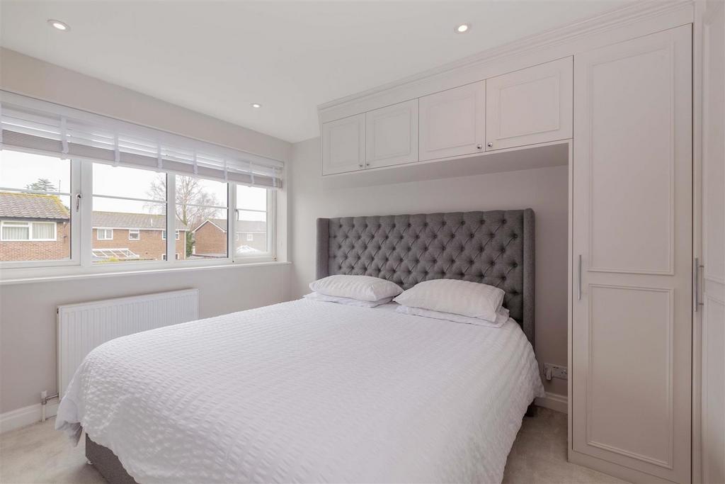 10 Purssell Close-17.jpg