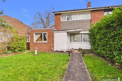 4 bedroom semi-detached house to rent, Loddon Bridge Road, Reading RG5
