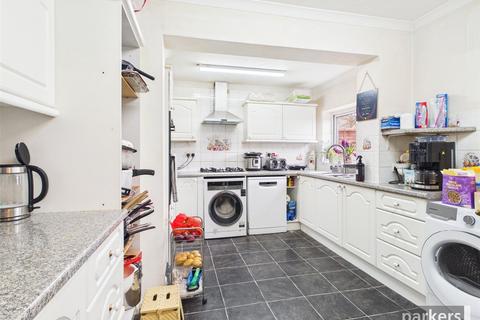 4 bedroom semi-detached house to rent, Loddon Bridge Road, Reading RG5