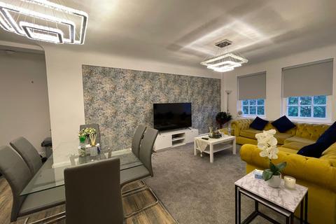 3 bedroom flat to rent, 145 Fulham Road, London SW3